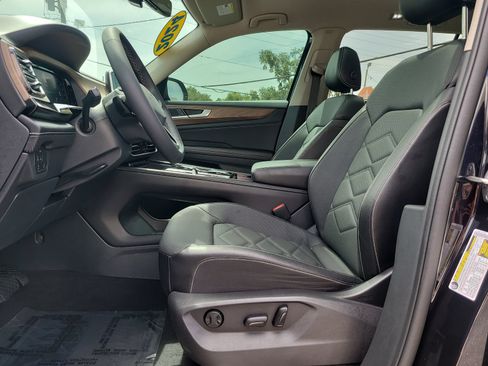Used 2024 Volkswagen Atlas SE FWD image 16