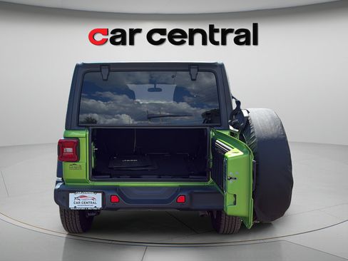 Used 2018 Jeep Wrangler Unlimited Sport S AWD/4WD image 9