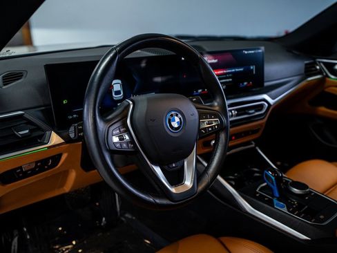 Used 2023 BMW i4 eDrive40 w/ Premium Package image 36