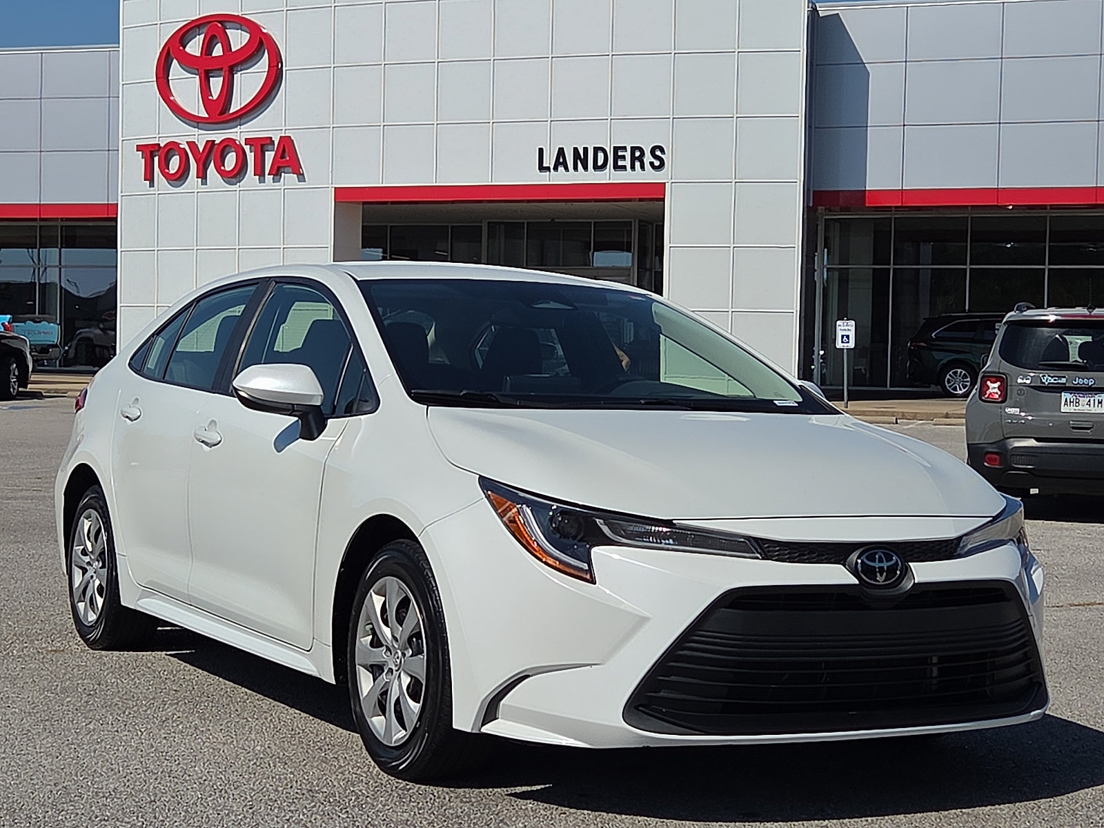 Used 2023 Toyota Corolla LE FWD image 1