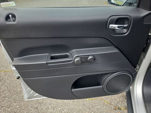 Used 2012 Jeep Patriot Sport image 21