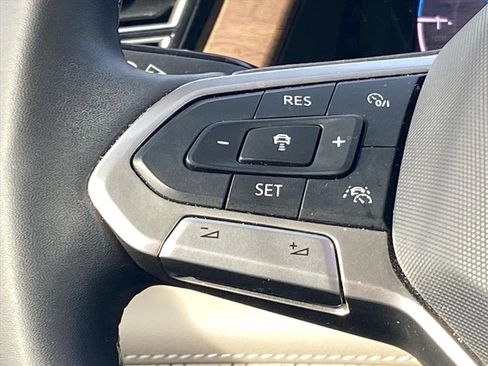 Certified 2024 Volkswagen Atlas SE image 6