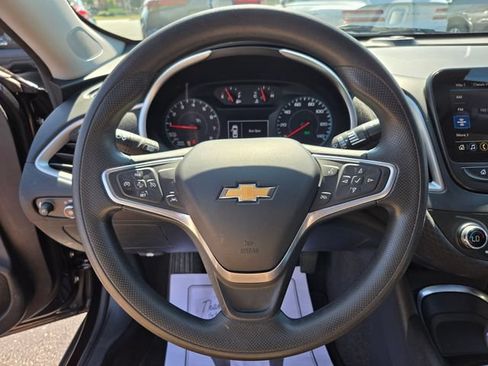Used 2022 Chevrolet Malibu LT FWD image 32