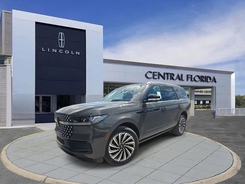 New 2026 Lincoln Navigator Black Label AWD/4WD image 25