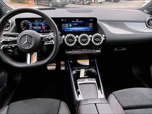 Certified 2025 Mercedes-Benz GLA 250 image 16