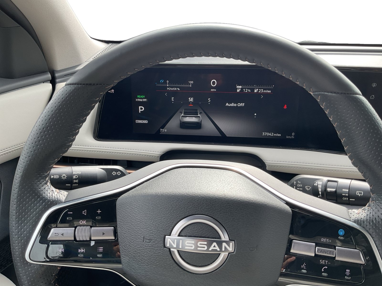 Used 2023 Nissan Ariya FWD image 12