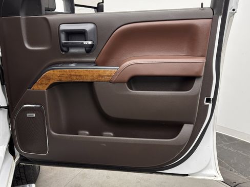 Used 2017 Chevrolet Silverado 3500 High Country w/ Duramax Plus Package image 33