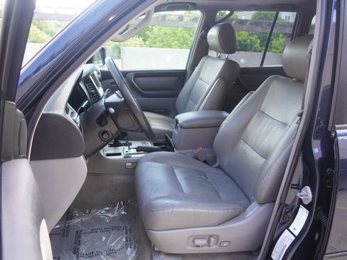 Used 2004 Toyota Land Cruiser AWD/4WD image 6