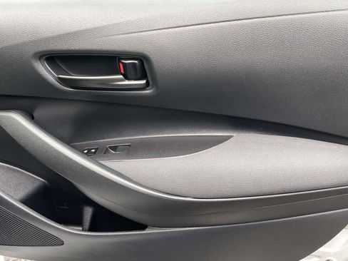 Used 2025 Toyota Corolla LE image 42