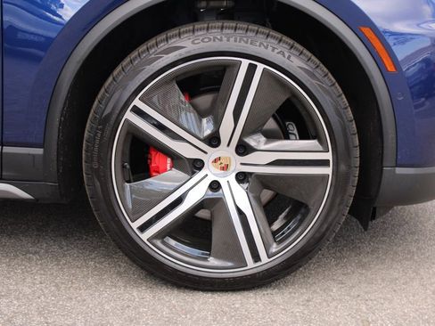 New 2025 Porsche Macan 4S Electric image 14