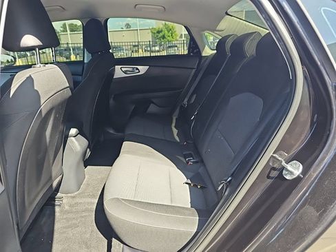 Used 2022 Kia Forte LXS FWD image 14