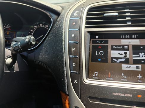 Used 2016 Lincoln MKX Reserve w/ Enhanced Security Package FWD image 30