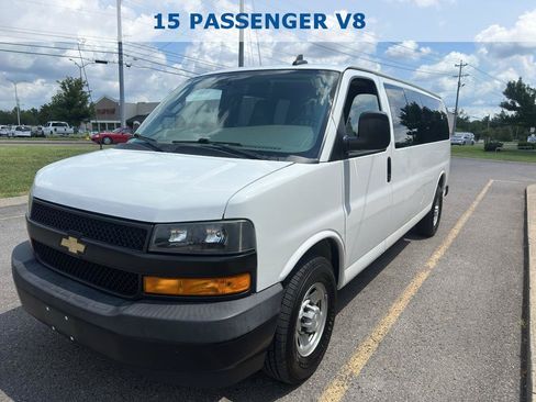 Used 2019 Chevrolet Express 3500 LS RWD image 8