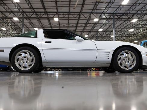 Used 1993 Chevrolet Corvette Coupe image 31