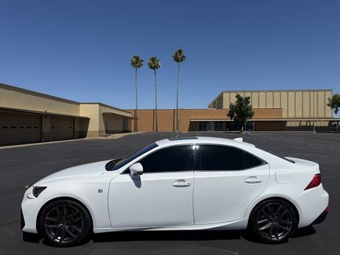 Used 2018 Lexus IS 300 F Sport RWD image 4