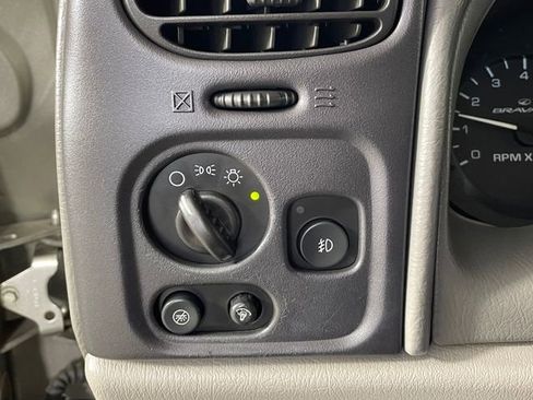 Used 2002 Oldsmobile Bravada AWD w/ 1SC Option Pkg image 11
