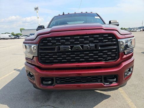 Used 2022 RAM 2500 Big Horn w/ Night Edition AWD/4WD image 2
