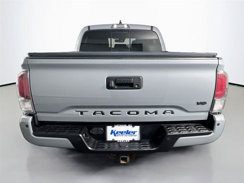 Used 2021 Toyota Tacoma TRD Sport w/ TRD Premium Sport Package AWD/4WD image 5