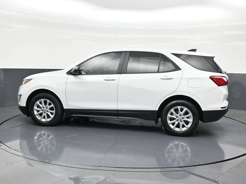 Used 2020 Chevrolet Equinox LS FWD image 2