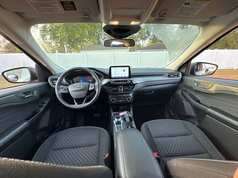 Used 2024 Ford Escape Active w/ Cold Weather Package image 9