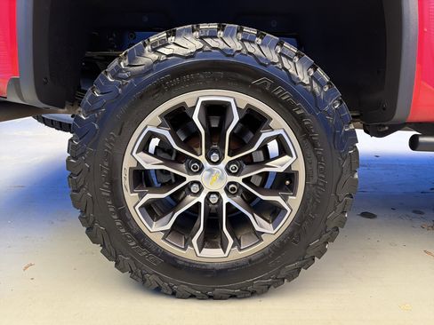 Used 2020 Chevrolet Colorado ZR2 image 9