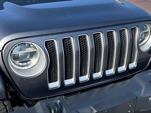 Used 2018 Jeep Wrangler Unlimited Sahara AWD/4WD image 25