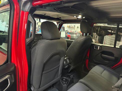 Used 2021 Jeep Wrangler Unlimited Sport AWD/4WD image 38