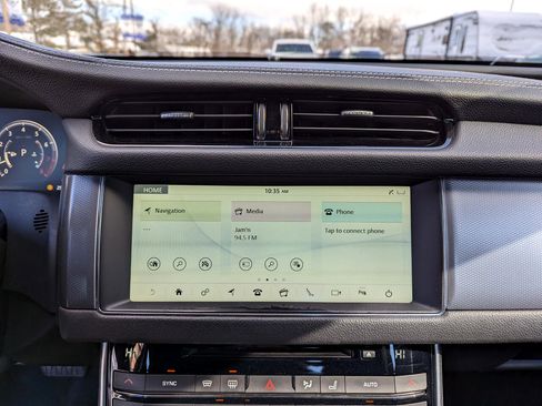 Used 2017 Jaguar XF R-Sport image 20