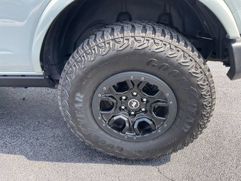 Used 2022 Ford Bronco Outer Banks AWD/4WD image 6