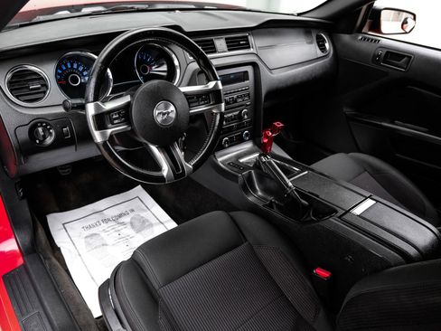 Used 2014 Ford Mustang GT image 3