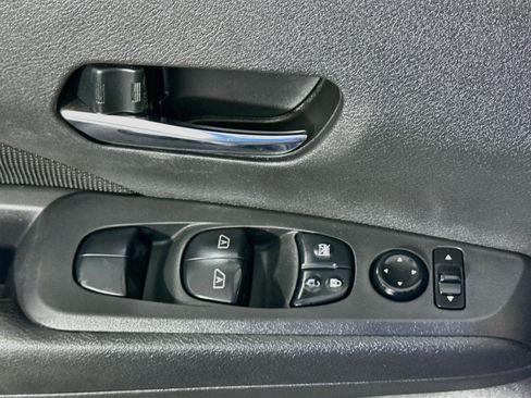 Used 2021 Nissan Kicks SV FWD image 24