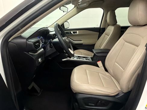 Used 2022 Ford Explorer XLT w/ Equipment Group 202A RWD image 14