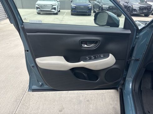 Used 2023 Honda HR-V EX-L image 10