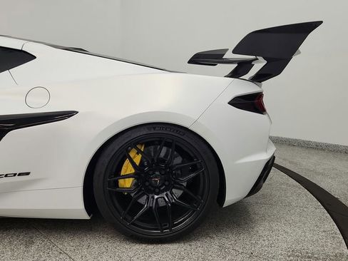 Used 2025 Chevrolet Corvette Z06 w/ Battery Protection Package image 14