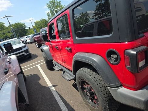 Used 2019 Jeep Wrangler Unlimited Sport S AWD/4WD image 9