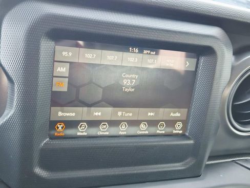 Used 2022 Jeep Wrangler Sport S image 28