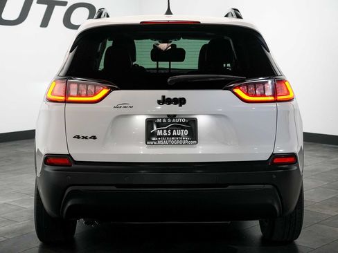 Used 2019 Jeep Cherokee Latitude Plus AWD/4WD image 5