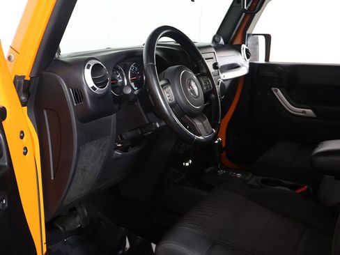 Used 2012 Jeep Wrangler Sahara w/ Dual Top Group AWD/4WD image 15
