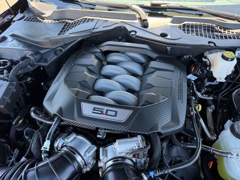 Used 2025 Ford Mustang GT Premium RWD image 30