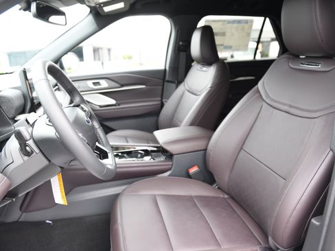New 2026 Ford Explorer Platinum RWD image 11