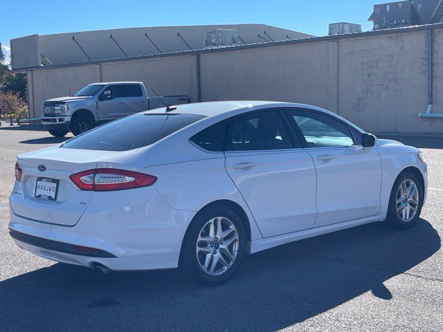 Used 2016 Ford Fusion SE FWD image 3