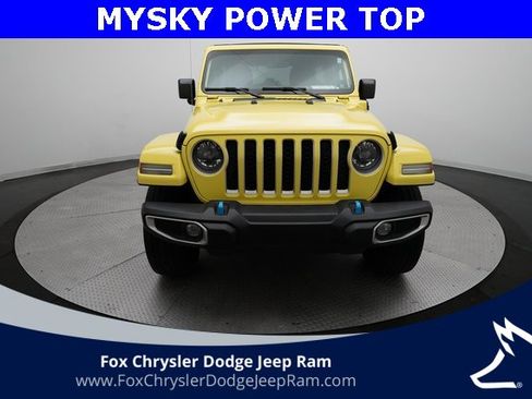 Used 2023 Jeep Wrangler Unlimited Sahara w/ Cold Weather Group image 11