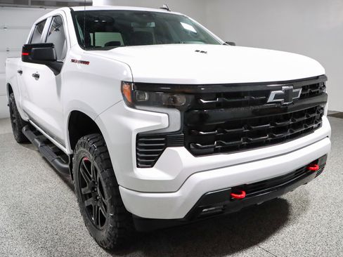 Used 2023 Chevrolet Silverado 1500 RST w/ Redline Edition AWD/4WD image 5