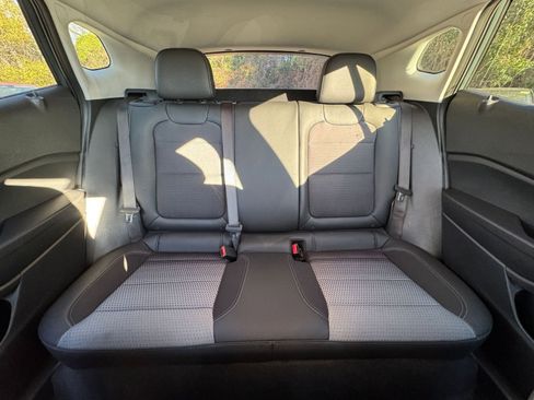 Used 2025 Chevrolet Trax LT image 33