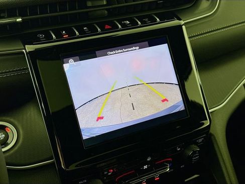 New 2025 Jeep Grand Cherokee Altitude image 16