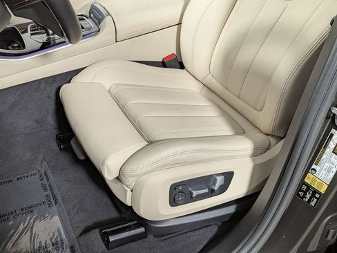 Used 2021 BMW X5 xDrive40i w/ Convenience Package AWD/4WD image 18