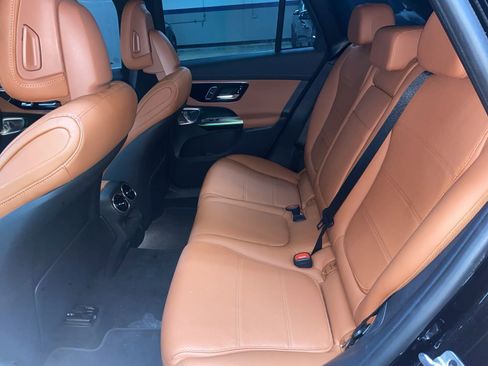 Used 2023 Mercedes-Benz GLC 300 image 21