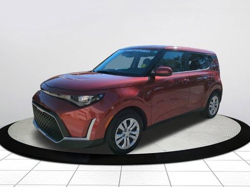 Used 2023 Kia Soul LX image 7