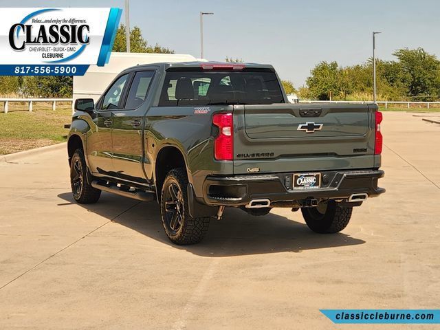 Used 2025 Chevrolet Silverado 1500 Custom Trail Boss w/ LPO, Dark Essentials Package AWD/4WD image 8
