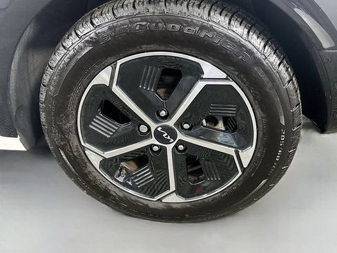 Used 2023 Kia Niro FWD image 33